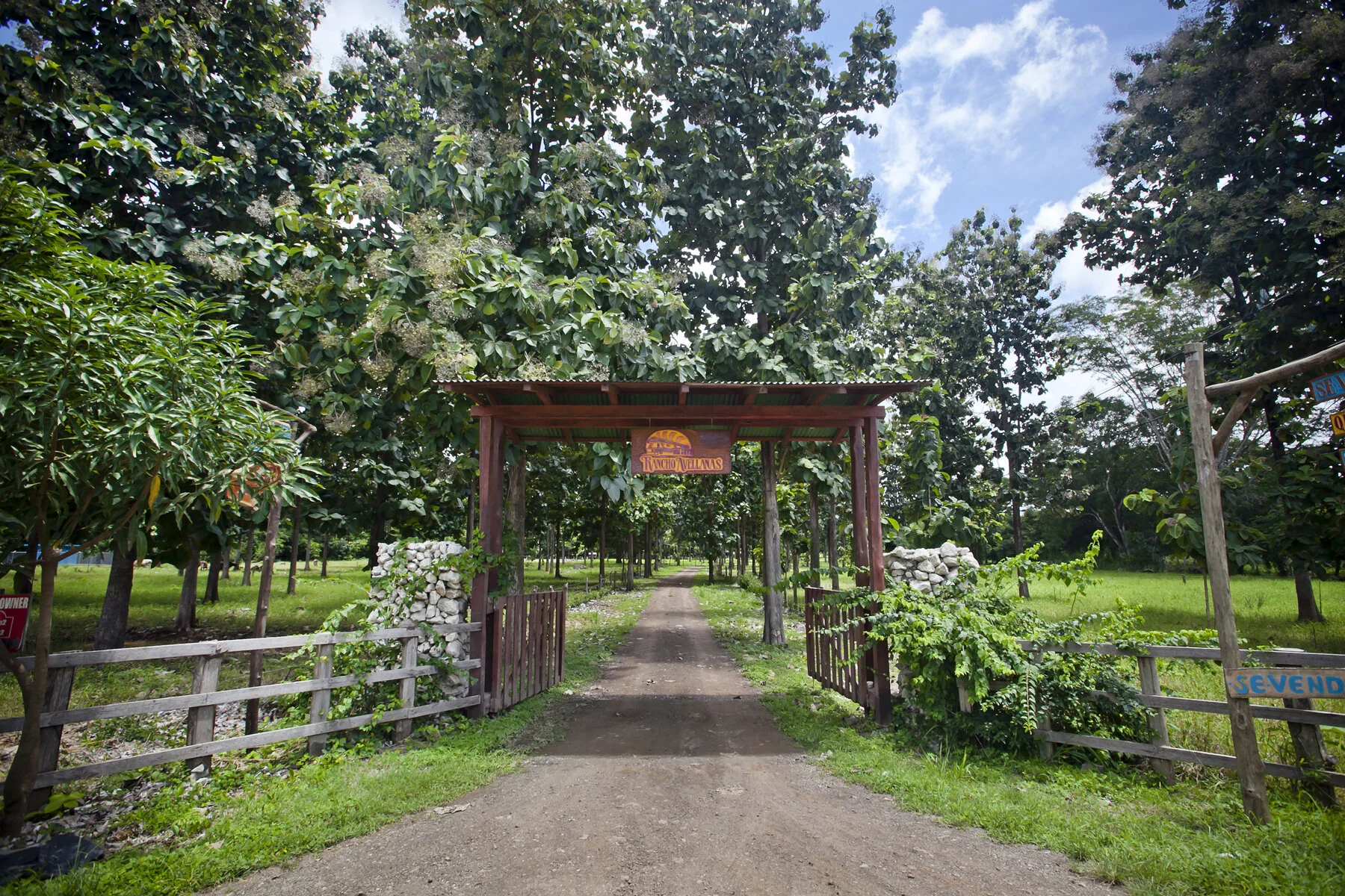 Entrada de Rancho Avellanas